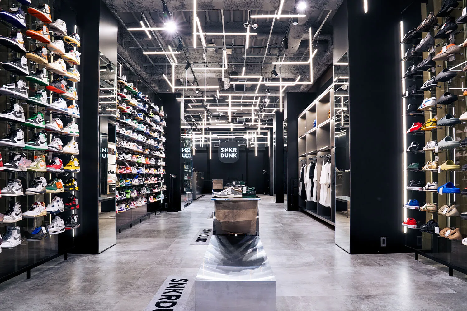スニダン原宿フラッグシップストア 店舗情報｜スニーカーダンク